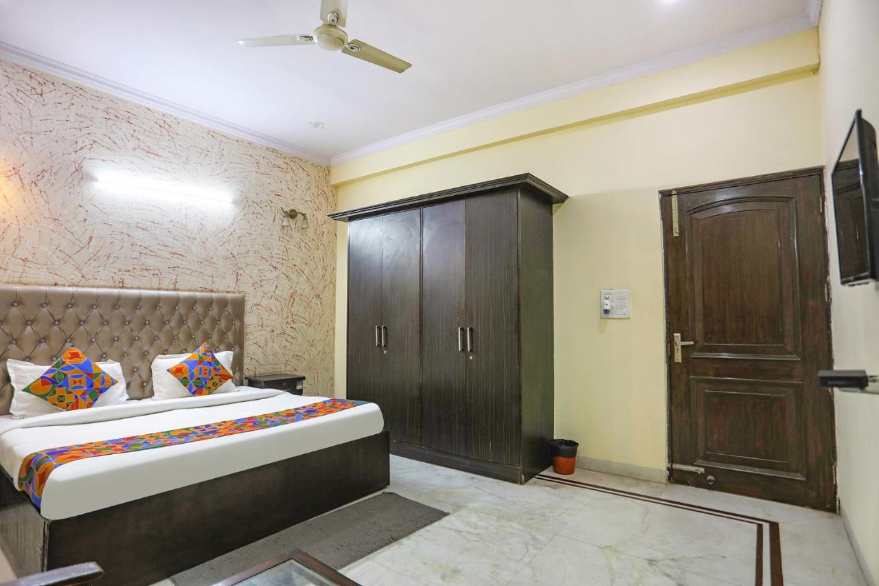 Hotel Fabexpress Hm Palace Noida Exterior foto