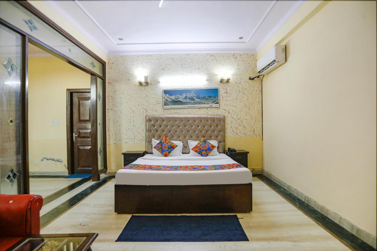 Hotel Fabexpress Hm Palace Noida Exterior foto