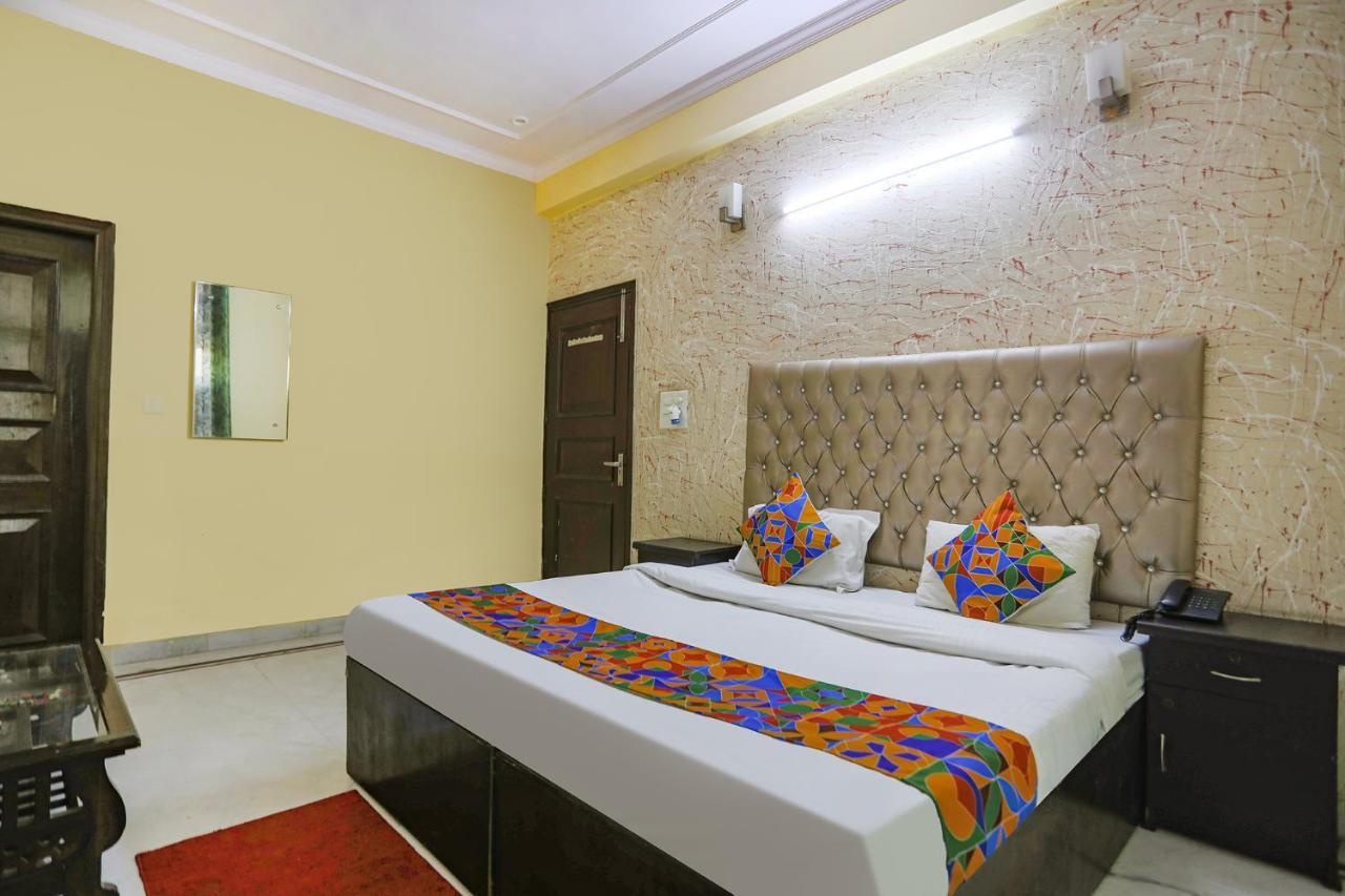 Hotel Fabexpress Hm Palace Noida Exterior foto